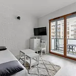 Platinium Comfy Studio Hallera